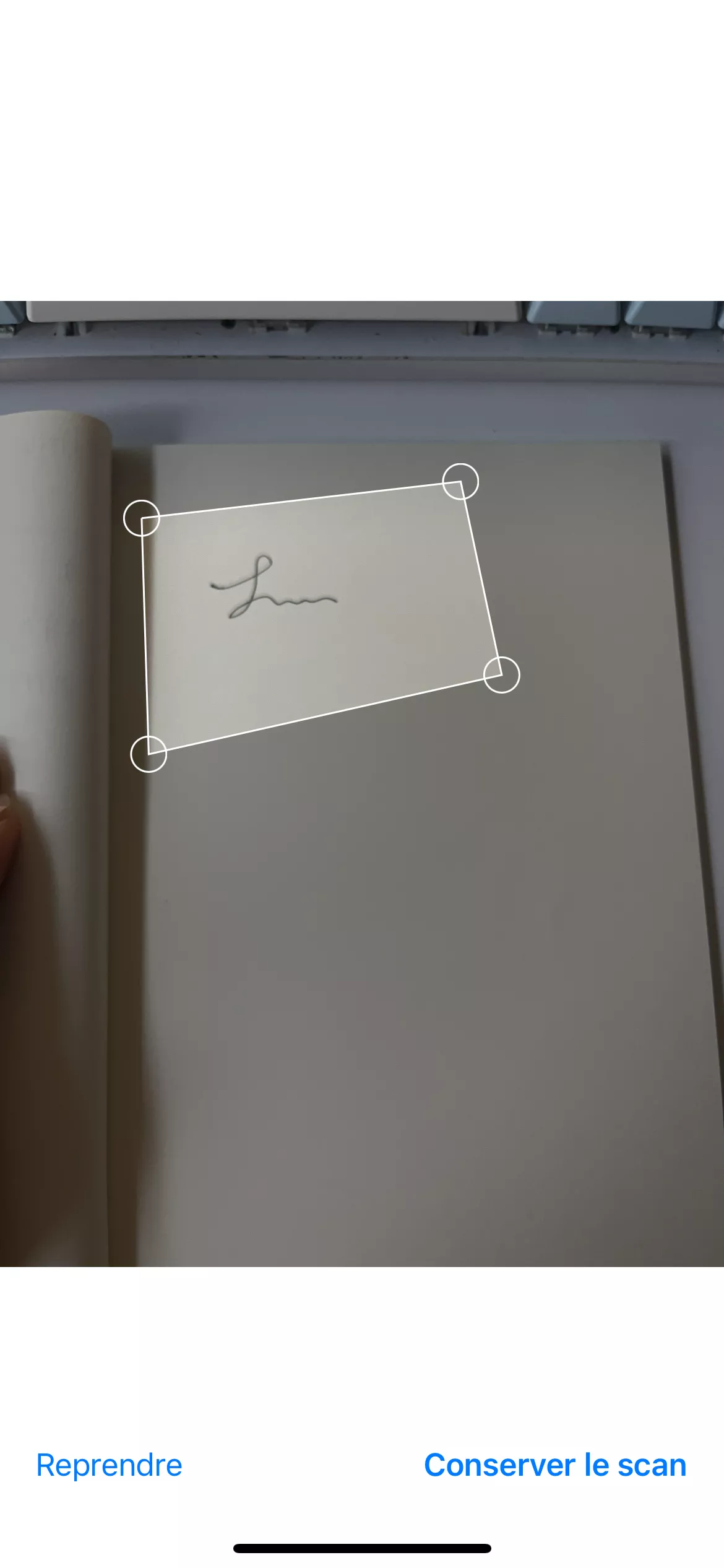 Numériser une signature au format PDF avec la fonction d'image dans UPDF pour iOS