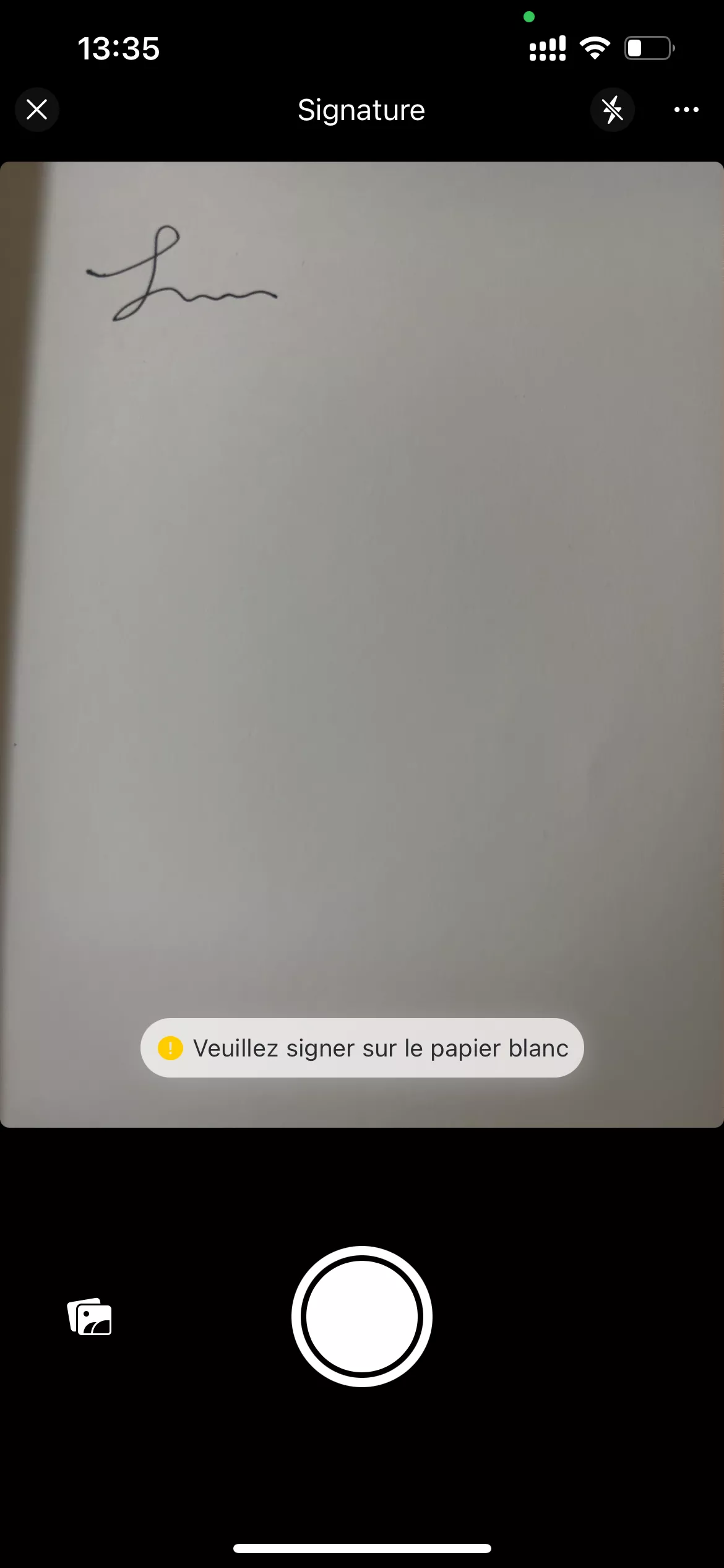 utiliser l'appareil photo pour numériser la signature au format PDF avec UPDF pour iOS